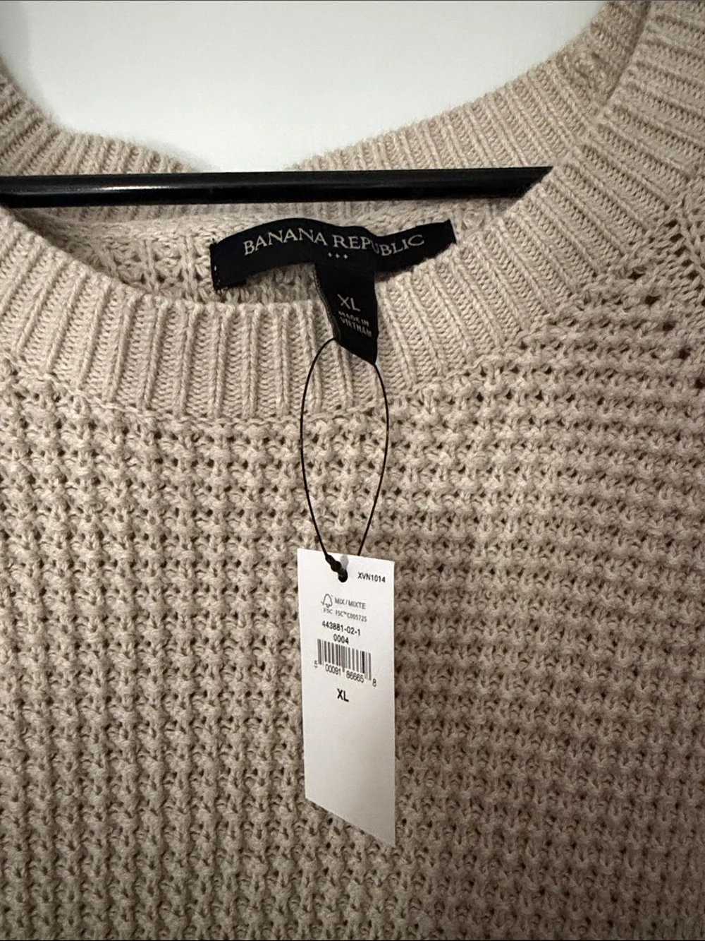 Banana Republic Men's Beige Crewneck Knit Sweater